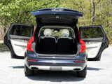 Used 2017 Volvo XC90 T6 Momentum w/ Vision Package image 5