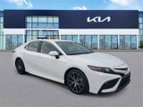 Used 2023 Toyota Camry SE image 2