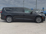 Used 2023 Chrysler Pacifica Touring-L image 4