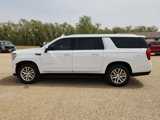 Used 2022 GMC Yukon XL SLT w/ SLT Luxury Package image 2