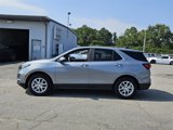 Used 2023 Chevrolet Equinox LT image 2