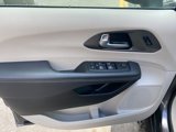 Used 2023 Chrysler Pacifica Touring-L image 5