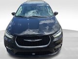 Used 2021 Chrysler Pacifica Touring-L image 3
