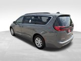 Used 2022 Chrysler Pacifica Touring-L image 4