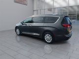 Used 2019 Chrysler Pacifica Touring-L image 6