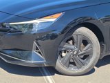 Certified 2023 Hyundai Elantra SEL w/ Preferred Accessory Package image 3