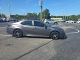 Used 2022 Toyota Camry SE image 2