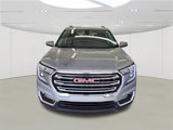 Used 2024 GMC Terrain SLT image 2