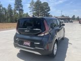 Used 2023 Kia Soul LX w/ LX Technology Package image 5