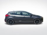 Used 2016 Ford Focus SE w/ Equipment Group 201A image 3