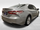 Used 2020 Toyota Camry LE image 6