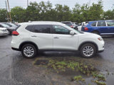 Used 2017 Nissan Rogue SV w/ SV Premium Package image 2