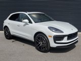 Certified 2024 Porsche Macan image 3