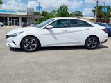Used 2023 Hyundai Elantra SEL w/ Convenience Package image 3