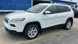 Used 2018 Jeep Cherokee Latitude image 2