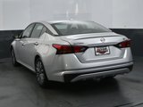 Used 2024 Nissan Altima 2.5 SV image 4