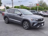 Used 2023 Volkswagen Taos SE image 2