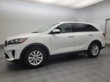 Used 2019 Kia Sorento LX image 2