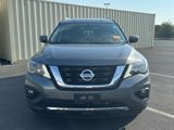Used 2019 Nissan Pathfinder SV image 2