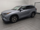 Used 2022 Toyota Highlander XLE image 2