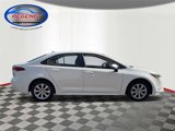 Used 2022 Toyota Corolla LE image 3