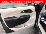 Used 2022 Chrysler Pacifica Touring-L image 2