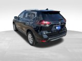 Used 2020 Nissan Rogue SV image 2