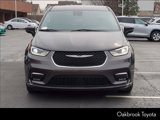 Used 2023 Chrysler Pacifica Touring-L image 2
