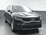 Used 2022 Kia Sorento LX image 2