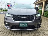 Used 2023 Chrysler Pacifica Touring-L image 4