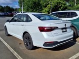 Used 2024 Volkswagen Jetta SE w/ Panoramic Sunroof Package image 4