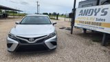 Used 2018 Toyota Camry SE image 2