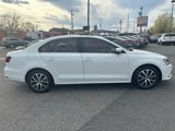 Used 2017 Volkswagen Jetta SE image 4
