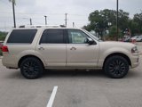Used 2017 Lincoln Navigator Select image 2