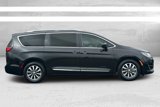 Used 2020 Chrysler Pacifica Touring-L Plus w/ Advanced Safetytec Group image 3