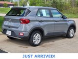 Used 2022 Hyundai Venue SE image 3