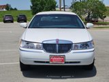 Used 1999 Lincoln Town Car Executive image 2