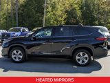 Used 2021 Toyota Highlander LE image 3