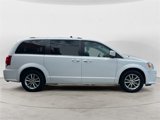 Used 2020 Dodge Grand Caravan SXT image 2