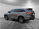 Used 2018 Toyota Highlander XLE image 3