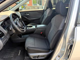 Used 2021 Nissan Rogue SV image 3