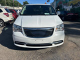 Used 2016 Chrysler Town & Country Touring image 2