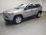Used 2015 Jeep Cherokee Sport image 2
