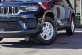 Used 2022 Jeep Grand Cherokee Laredo w/ Luxury Tech Group I image 3