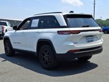 Used 2024 Jeep Grand Cherokee Altitude image 4