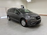 Used 2022 Chrysler Pacifica Touring-L image 2