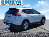 Used 2020 Nissan Rogue SV image 3
