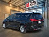 Used 2023 Chrysler Pacifica Touring-L image 6