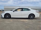 Used 2023 Toyota Camry SE image 3