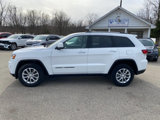 Used 2021 Jeep Grand Cherokee Laredo X image 2